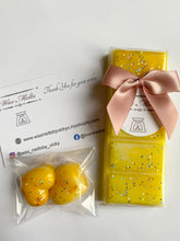 Load image into Gallery viewer, Daisys snap bar & hearts