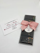 Load image into Gallery viewer, Dark O Snap bar & Hearts