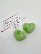 Load image into Gallery viewer, Fresh Cut Grass snapbar & hearts