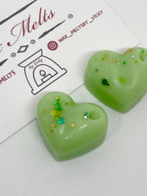 Load image into Gallery viewer, Fresh Cut Grass snapbar & hearts