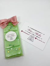 Load image into Gallery viewer, Fresh Cut Grass snapbar & hearts