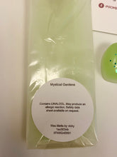 Load image into Gallery viewer, Mystical gardens. snap bar & hearts