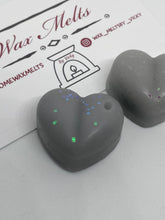 Load image into Gallery viewer, Sandalwood & Myrrh snap bar & hearts