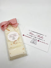 Load image into Gallery viewer, Sandalwood & Vanilla snap bar & hearts