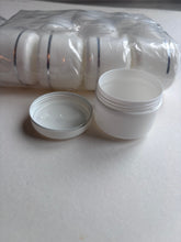 Load image into Gallery viewer, White pots
